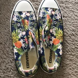 BNEW converse with box